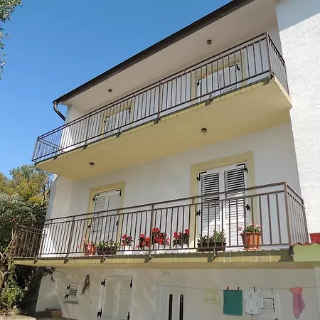Nikolina Apartment
