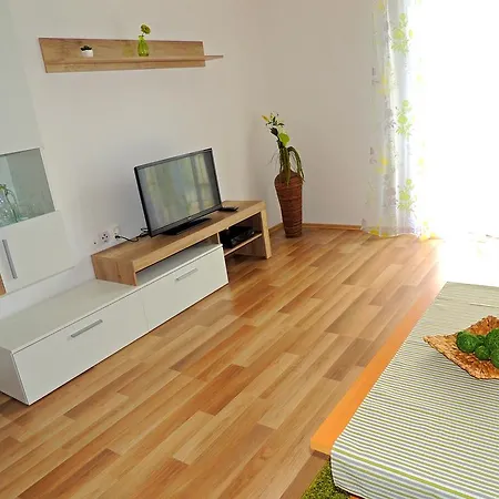 Nikolina شقة مالينسكا