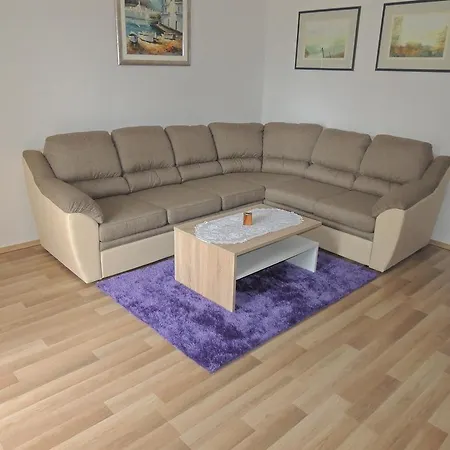 Nikolina Apartment *
