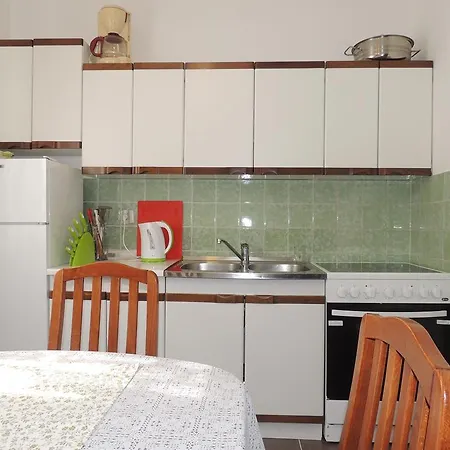 Nikolina Apartment