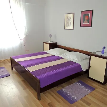 Nikolina Apartment